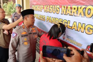 Sat Res Narkoba Polres Pandeglang Ungkap Kasus Penjualan Shabu, Dua Tersangka Ditangkap 1 WhatsApp Image 2024 08 15 at 11.59.10