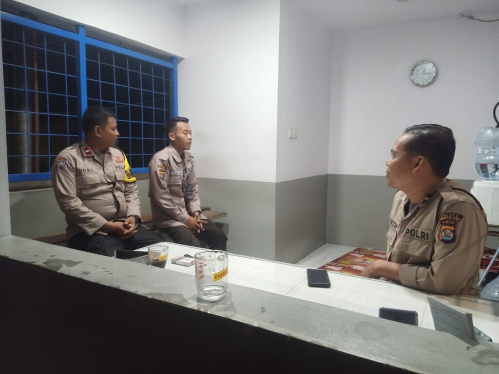 Bhabinkamtibmas Polsek Cadasari Sambangi Satpam Brikan Pesan Kamtibmas 3 WhatsApp Image 2023 08 25 at 05.26.04