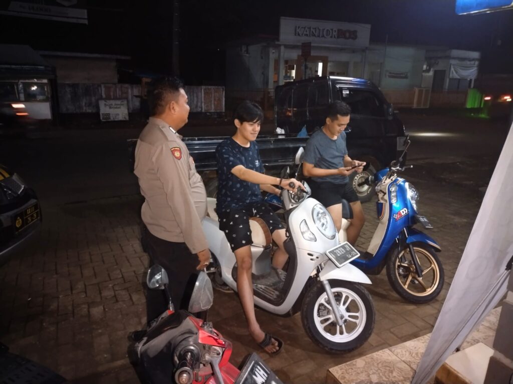 Antisipasi Kejahatan Malam Hari Polsek Saketi Gelar Patroli Malam 8 WhatsApp Image 2023 08 25 at 08.45.07