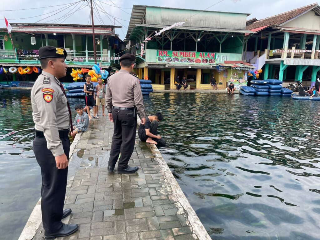 Ciptakan Kondusifitas Akhir Pekan, Sat Pamobvit Polres Pandeglang Patroli Tempat Wisata 1 WhatsApp Image 2023 08 26 at 13.14.08