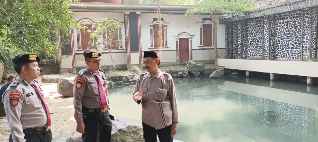 Patroli Dialogis Sat Pamobvit Polres Pandeglang di Obyek Wisata 3 WhatsApp Image 2023 08 27 at 08.47.33