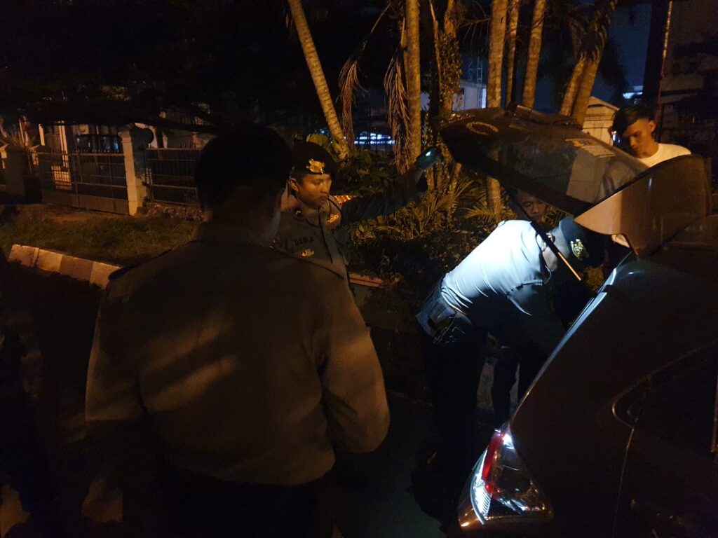 Antisipasi Rawan Malam Minggu, Sat Samapta Polres Pandeglang Intensifkan Patroli 4 WhatsApp Image 2023 08 27 at 08.58.10