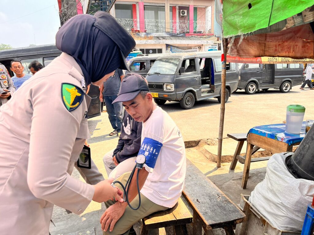 Sidokkes Polres Pandeglang Berikan Pelayanan Kesehatan Gratis Bagi Personil dan Masyarakat 9 WhatsApp Image 2023 10 04 at 11.41.22