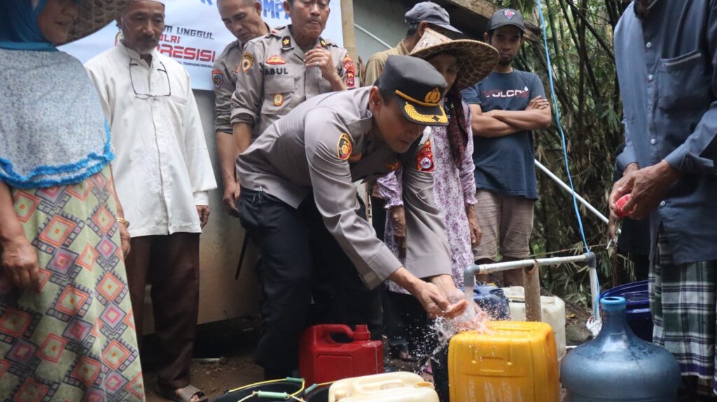 Polres Pandeglang Salurkan Bantuan Sumur Bor dan Mesin Pompa Air dalam Program "Polri Peduli Lingkungan" 10 WhatsApp Image 2023 10 06 at 15.52.50