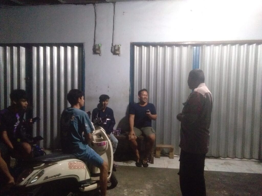 Polsek Menes Melakukan Patroli Kamtibmas di Wilayah Kecamatan Menes 8 WhatsApp Image 2023 10 07 at 13.22.22