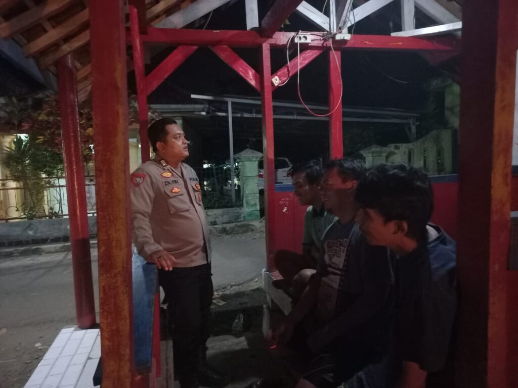 Polsek Cimanuk Melaksanakan Patroli Malam untuk Menjaga Kamtibmas 3 WhatsApp Image 2023 10 07 at 13.32.51