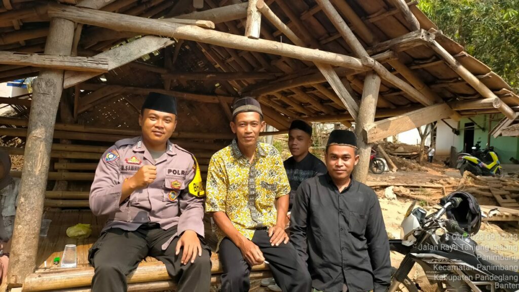 Polsek Panimbang: Bhabinkamtibmas Jalin Silaturahmi dengan Tokoh Masyarakat 10 WhatsApp Image 2023 10 08 at 15.15.52