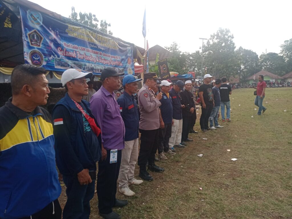 Kapolsek Banjar Berikan Arahan pada Pertandingan Sepak Bola Ambrank Cup 2023 4 WhatsApp Image 2023 10 10 at 08.43.07