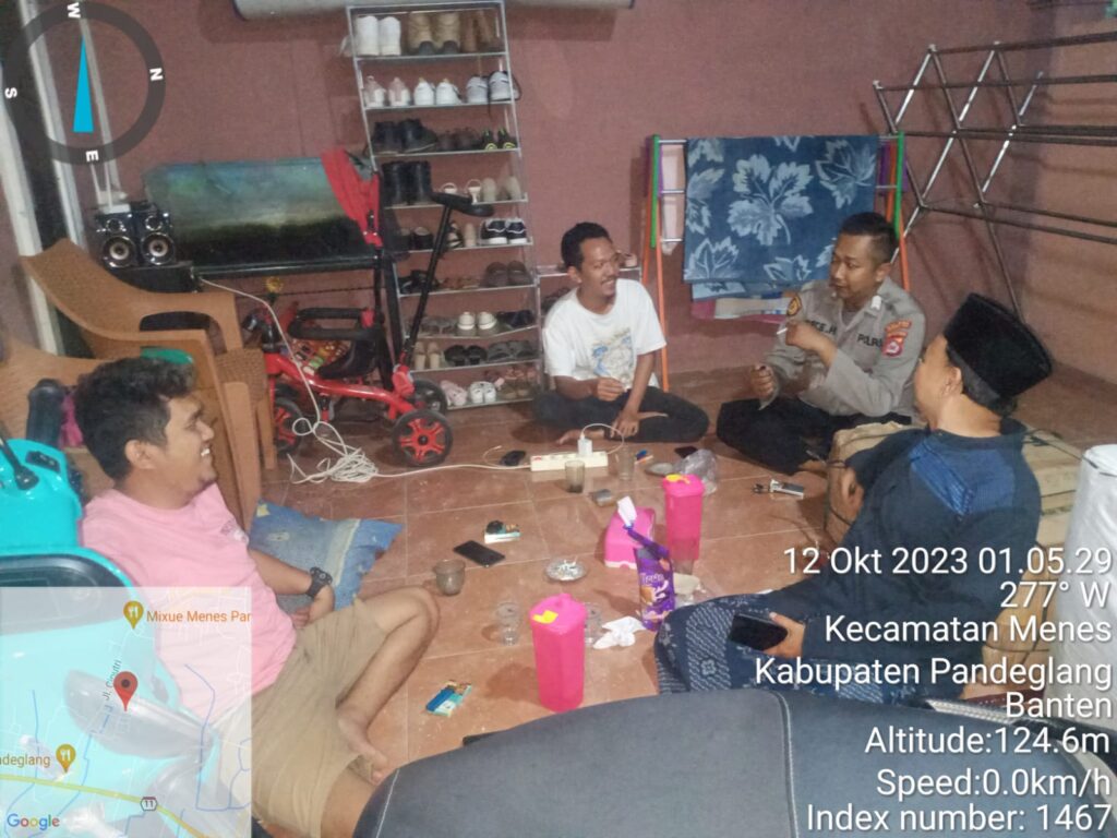 Polsek Menes: Jalin Komunikasi dengan Sambangi Warga Agar Kamtibmas Tetap Kondusif 8 WhatsApp Image 2023 10 12 at 14.25.25