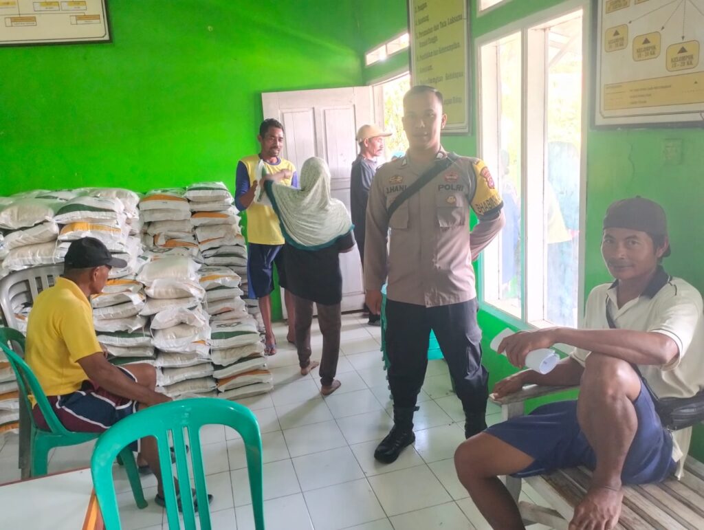Bhabinkamtibmas Polsek Angsana Menyampaikan Pesan pesan Kamtibmas 9 WhatsApp Image 2023 10 14 at 17.47.22