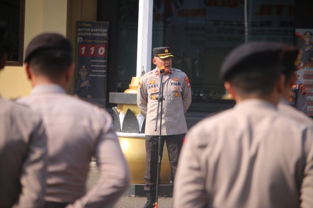 Wakapolres Pandeglang Pimpin Apel Pagi dan Ingatkan Pelayanan Terbaik kepada Masyarakat 2 WhatsApp Image 2023 10 16 at 09.56.28