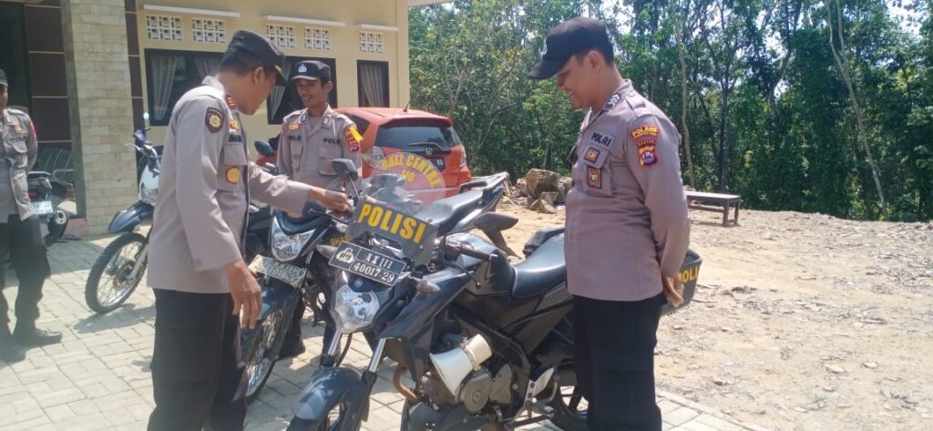Kapolsek Angsana Pimpin Apel Pengecekan Kendaraan Dinas 6 WhatsApp Image 2023 10 17 at 14.22.28