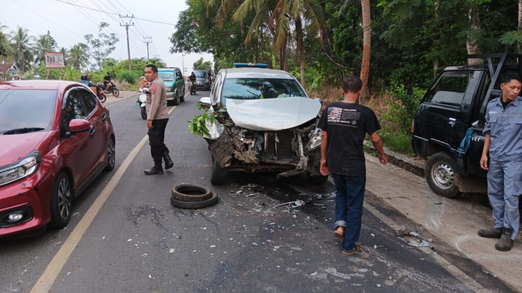 Polsek Pagelaran Tanggap Cepat dalam Penanganan Kecelakaan Lalu Lintas di Jalan Raya Labuan-Panimbang 3 WhatsApp Image 2023 10 19 at 10.30.55