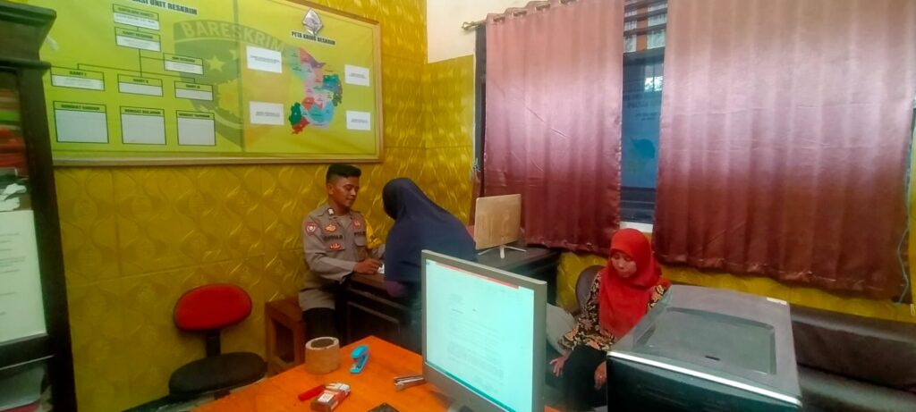 Pelayanan Prima dan Transparan dalam Pembuatan SKCK oleh Polsek Saketi 2 WhatsApp Image 2023 10 19 at 19.38.50