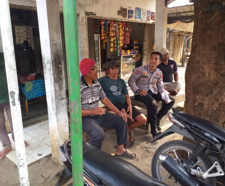 Polsek Cikedal Mantapkan Hubungan dengan Masyarakat Melalui Sambang dan Dialogis 5 WhatsApp Image 2023 10 19 at 19.43.14
