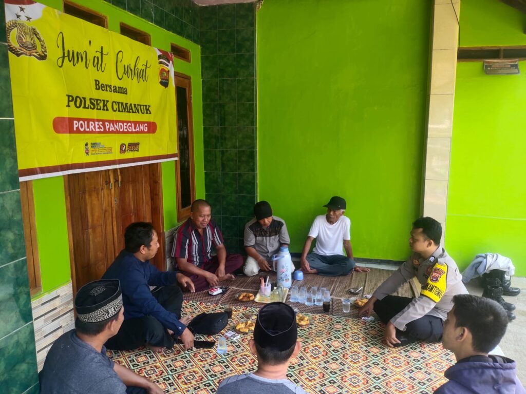Polsek Cimanuk Gelar Jumat Curhat, Masyarakat Antusias 3 WhatsApp Image 2023 10 20 at 13.29.30