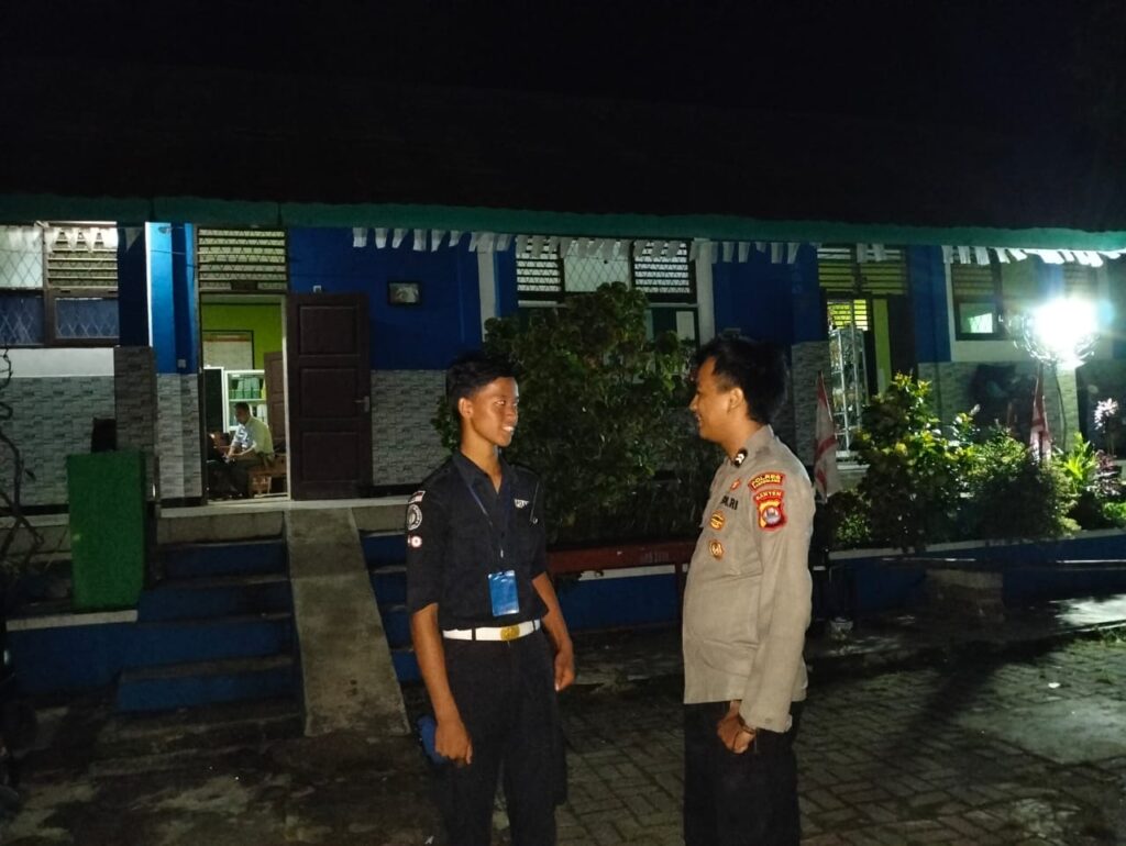 Polsek Pulosari Lakukan Patroli Malam Antisipasi Tindak Pidana C3 2 WhatsApp Image 2023 10 21 at 08.00.36