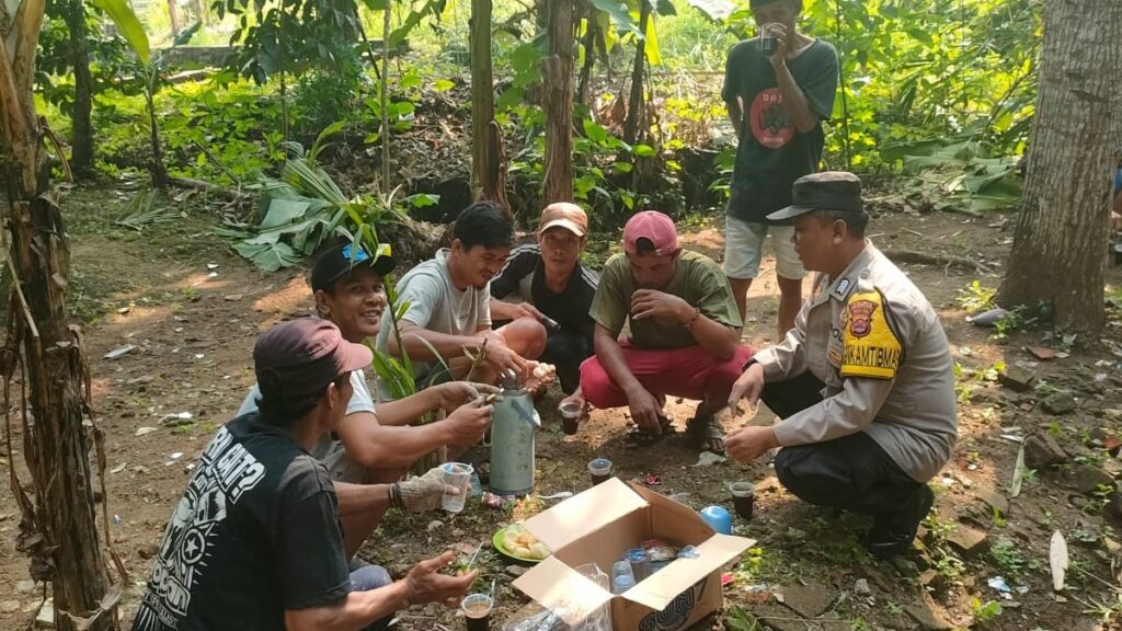 Polsek Pandeglang Terus Ajak Warga Dukung Kamtibmas 10 WhatsApp Image 2023 10 22 at 11.34.37