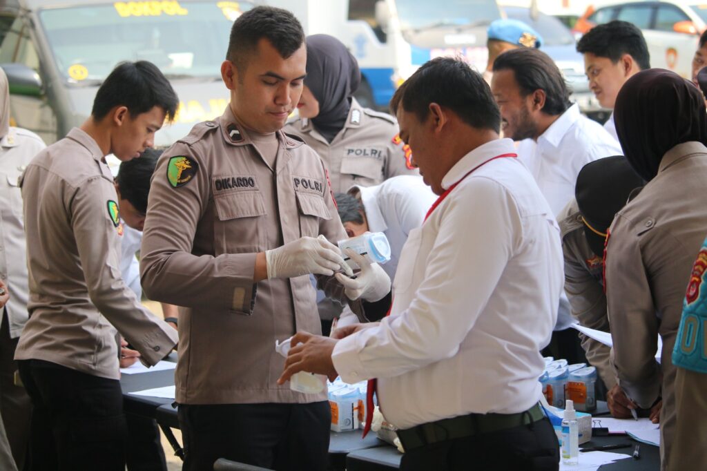 Polres Pandeglang Gelar Tes Urin Mendadak Bagi Anggota Polisi 8 WhatsApp Image 2023 10 23 at 11.50.29