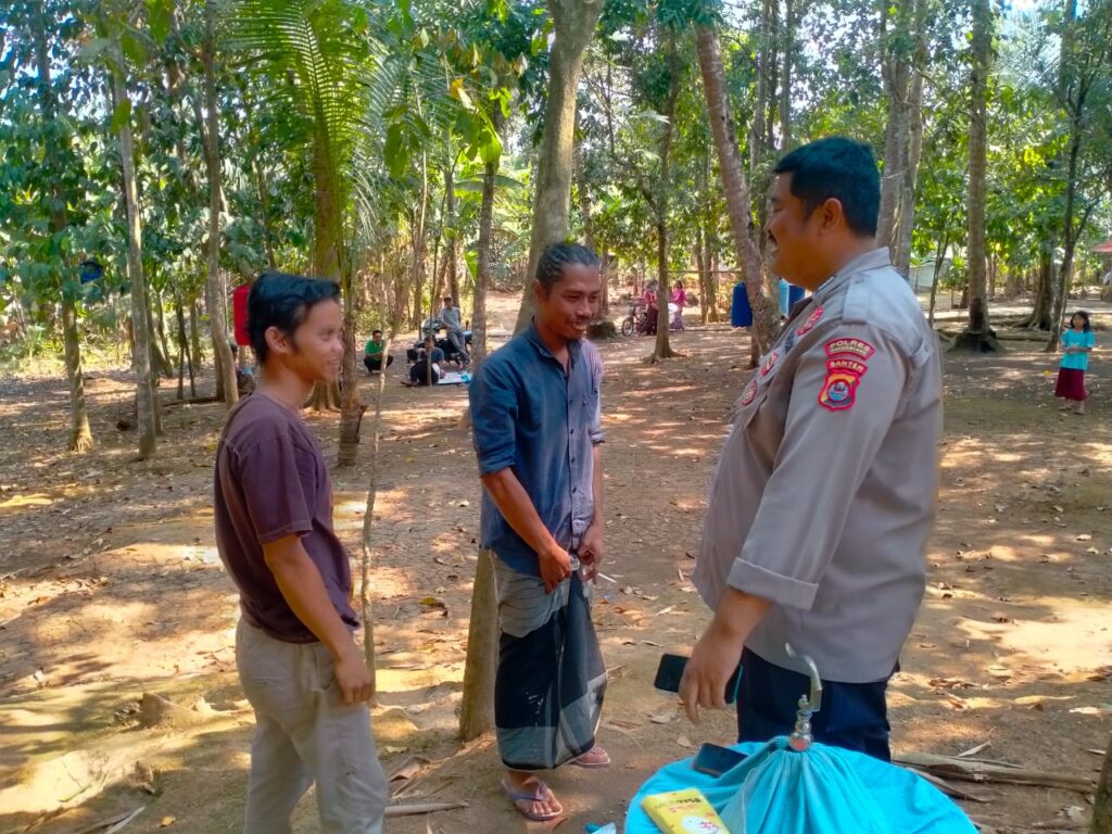 Sambang Dialogis Bhabinkamtibmas Polsek Bojong ke Warga Masyarakat Kp. Cimanggu 4 WhatsApp Image 2023 10 23 at 20.37.33