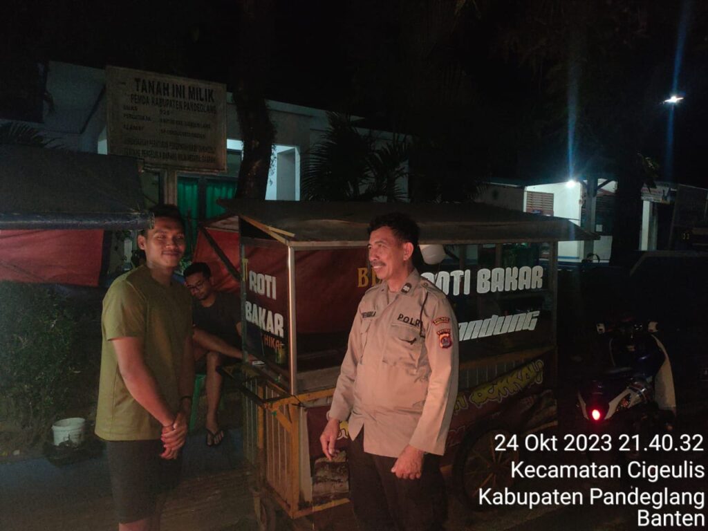 Polsek Cigeulis Gelar Patroli KRYD dan Sambang Warga Guna Mewujudkan Kamtibmas Aman dan Kondusif 7 WhatsApp Image 2023 10 25 at 10.35.03
