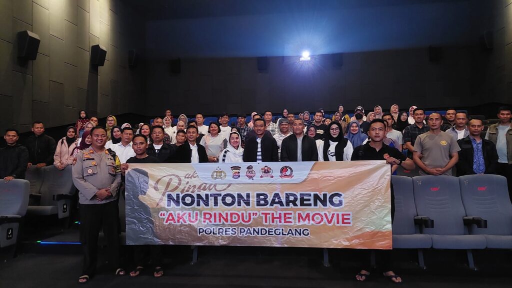 Polres Pandeglang Menggelar Kegiatan Nobar Film "Aku Rindu" 9 WhatsApp Image 2023 10 25 at 19.44.41