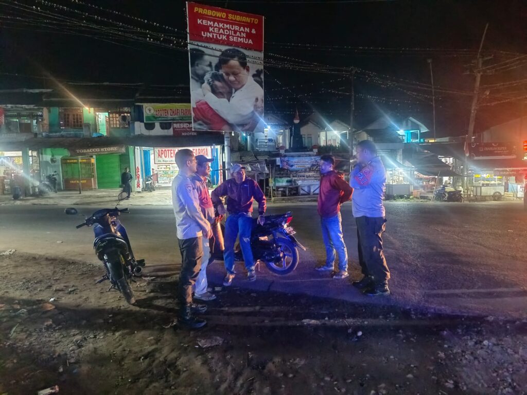 Patroli Malam oleh Anggota Polsek Banjar Polres Pandeglang untuk Ciptakan Keamanan 1 WhatsApp Image 2023 10 26 at 09.27.42