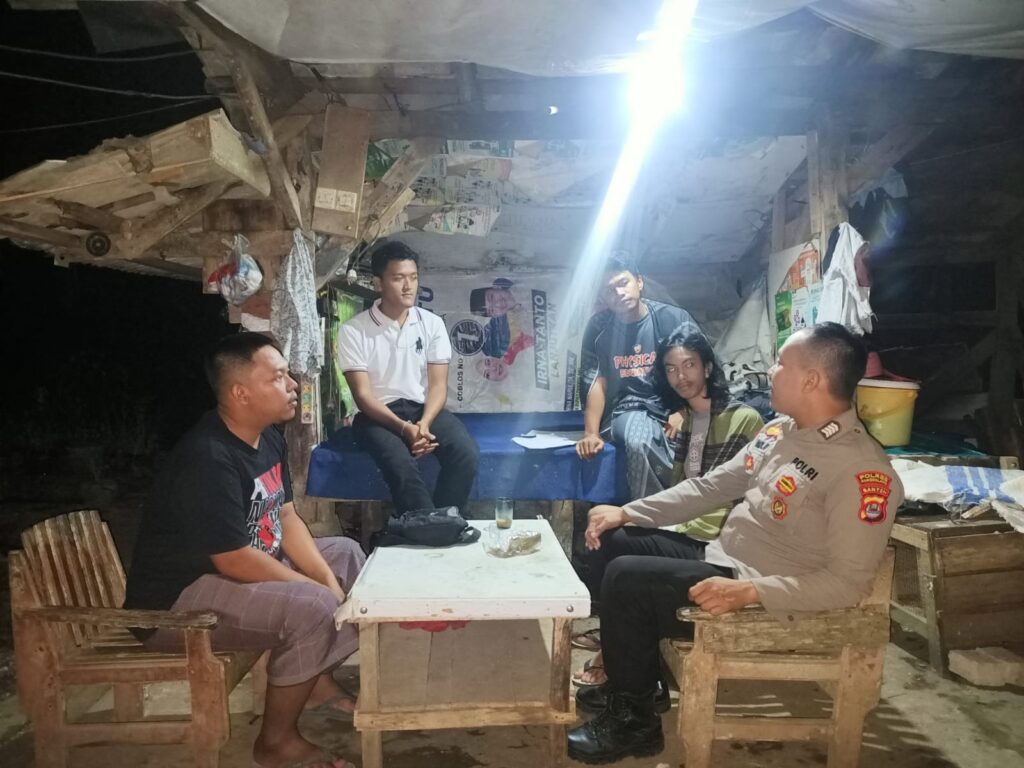 Polsek Pulosari Sambangi Pemuda untuk Berikan Himbauan Kamtibmas 7 WhatsApp Image 2023 10 26 at 09.40.46