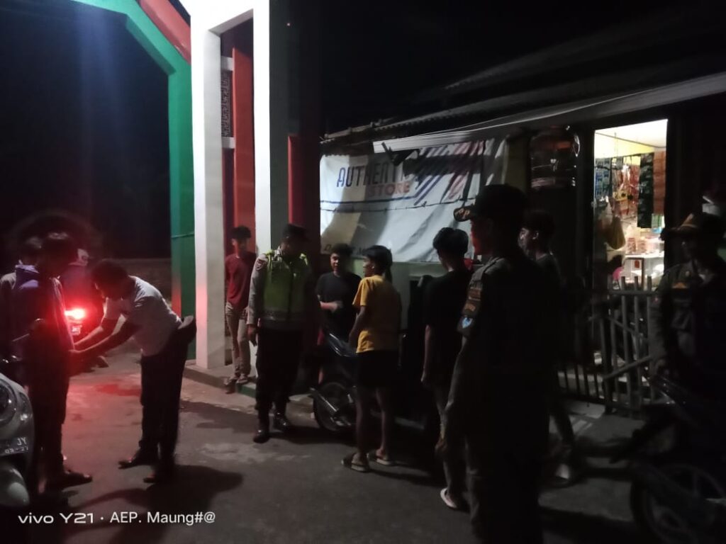 Polsek Cikedal dan Sat Pol PP Kecamatan Cikedal Lakukan Patroli Malam untuk Antisipasi Balapan Liar dan Tawuran di Jalan Raya Labuan Pandeglang 8 WhatsApp Image 2023 10 28 at 16.11.59
