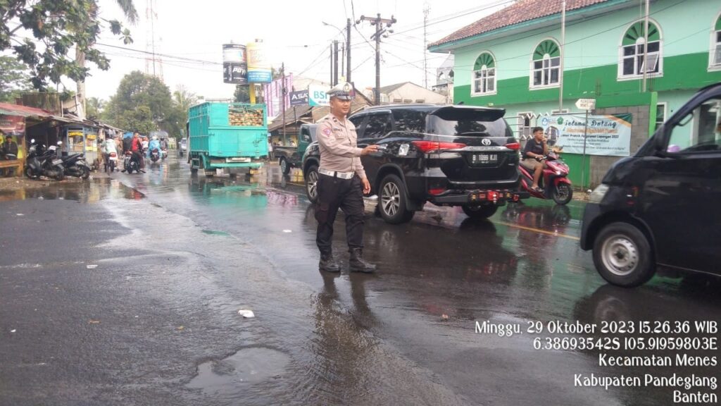 Unit Lantas Polsek Menes Gelar Kegiatan Strong Point untuk Keamanan Lalu Lintas 4 WhatsApp Image 2023 10 29 at 17.19.41