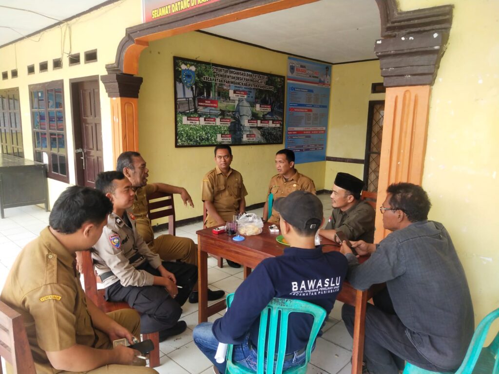Bhabinkamtibmas Polsek Panimbang Terus Ajak Warga Ciptakan Keamanan dan Ketertiban 1 WhatsApp Image 2023 10 30 at 20.09.13