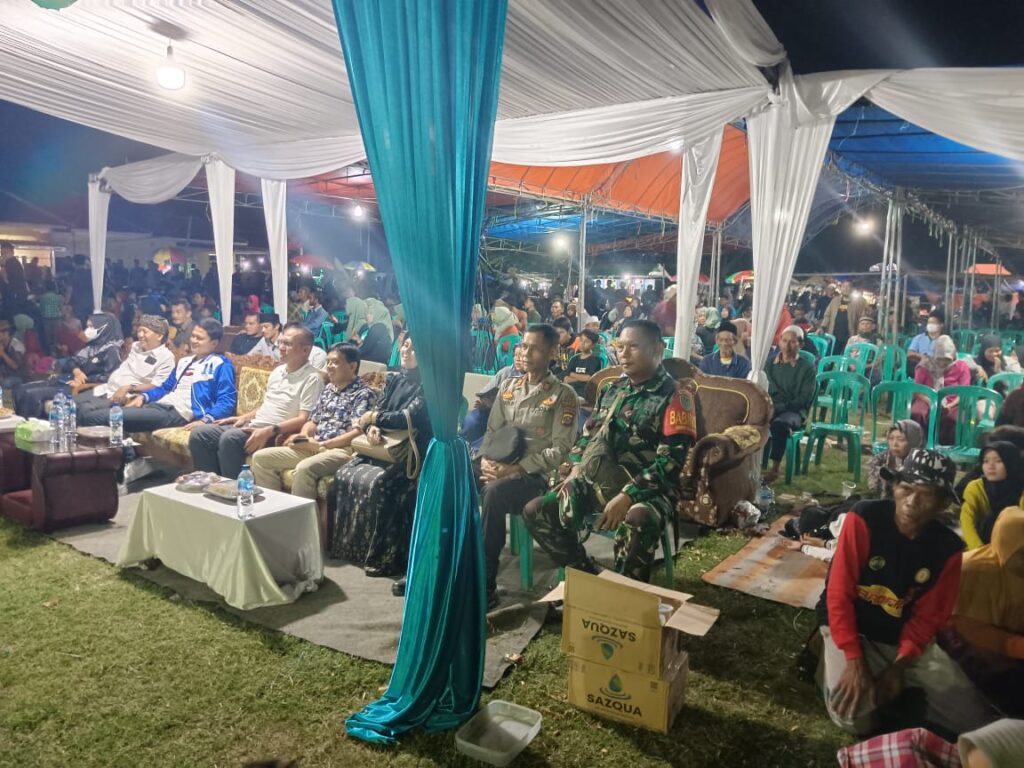 Polsek Munjul Hadiri Pergelaran Wayang Golek dalam Rangka Pertunjukan Rakyat di Sindangresmi 2 WhatsApp Image 2023 10 30 at 20.11.42