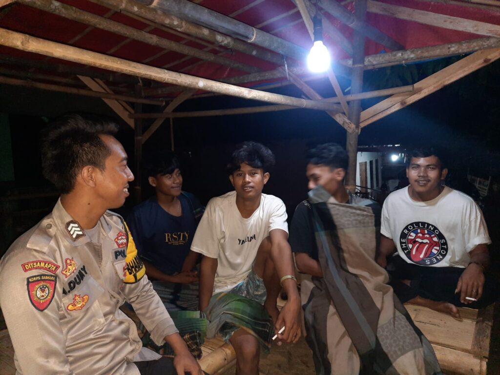 Patroli KRYD Malam Hari Polsek Cigeulis Wujudkan Kamtibmas Aman 7 WhatsApp Image 2023 11 01 at 08.55.43