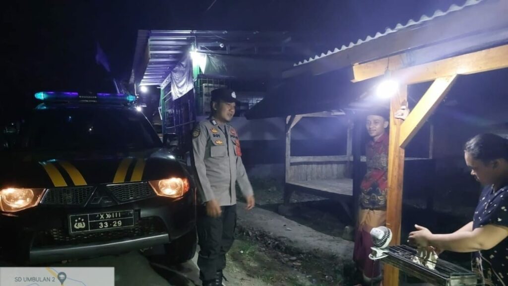 Polsek Cikeusik Gelar Patroli Malam Intensif Demi Ciptakan Kamtibmas Aman dan Kondusif 3 WhatsApp Image 2023 11 01 at 09.44.37