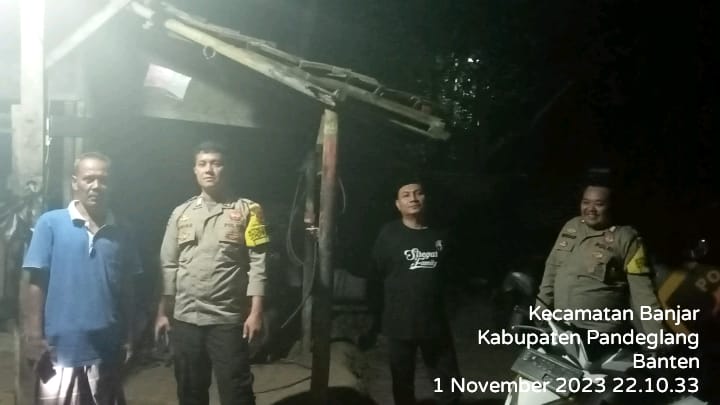 Polsek Banjar Gelar Patroli Malam untuk Pencegahan Gangguan Kamtibmas 9 WhatsApp Image 2023 11 03 at 09.42.11