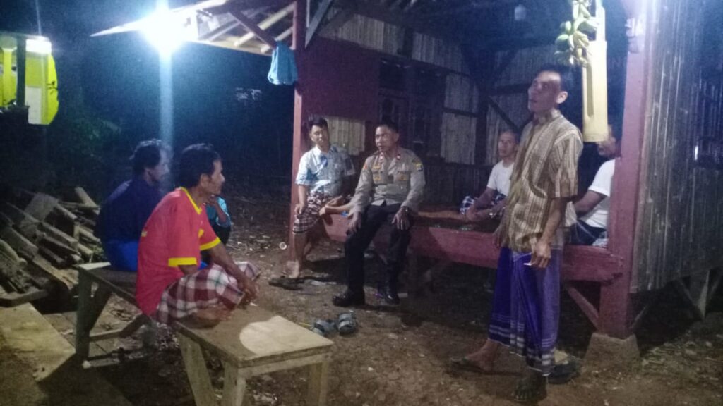 Polsek Cadasari Gelar Patroli Malam dalam Upaya Antisipasi Gangguan Kamtibmas 9 WhatsApp Image 2023 11 04 at 18.41.21