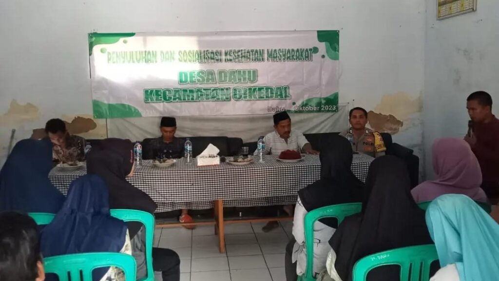 Bhabinkamtibmas Polsek Cikedal Hadiri Acara Penyuluhan dan Sosialisasi Kesehatan Masyarakat 3 WhatsApp Image 2023 11 04 at 19.39.35