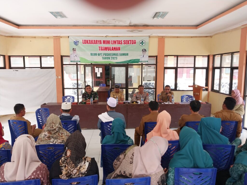 Kapolsek Sumur Hadiri Lokakarya Mini Lintas Sektor Triwulan BLUD UPT Puskesmas Sumur 6 WhatsApp Image 2023 11 06 at 13.27.51