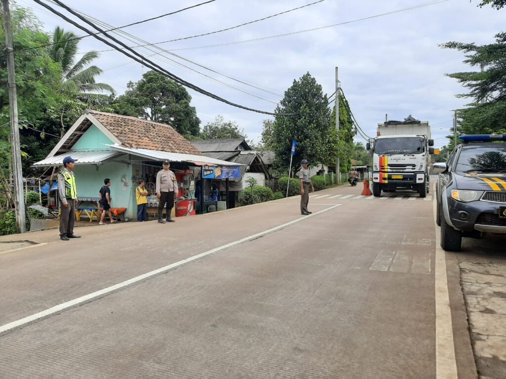Polsek Bojong Gelar Giat Gatur Lalulintas untuk Keamanan dan Kelancaran Arus Lalu Lintas 2 WhatsApp Image 2023 11 07 at 18.36.37