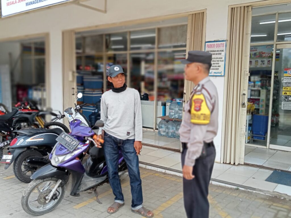 Bhabinkamtibmas Polsek Cikedal Lakukan Sambang dan Silaturahmi dengan Ojeg Pangkalan 8 WhatsApp Image 2023 11 10 at 11.08.15