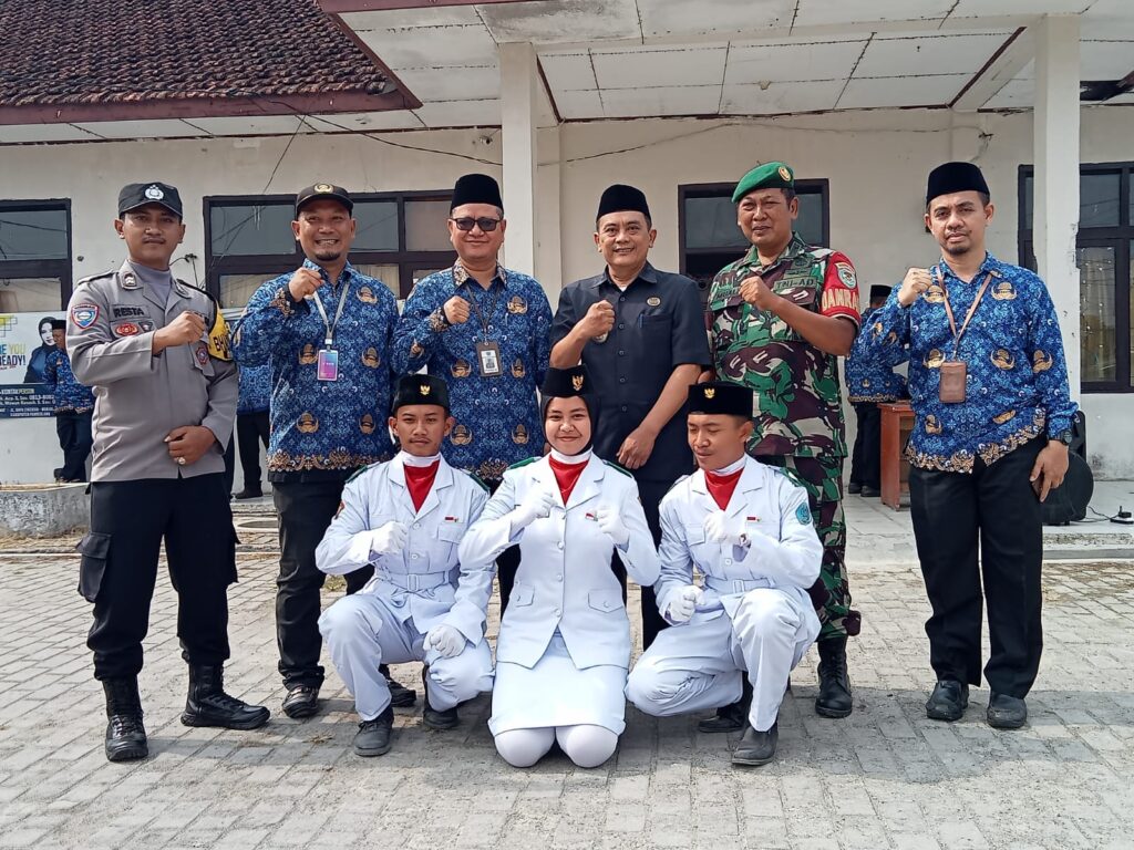 Bhabinkamtibmas Polsek Cikeusik Hadiri Upacara Peringatan Hari Pahlawan ke-78 Tahun 2023 1 WhatsApp Image 2023 11 10 at 15.10.07