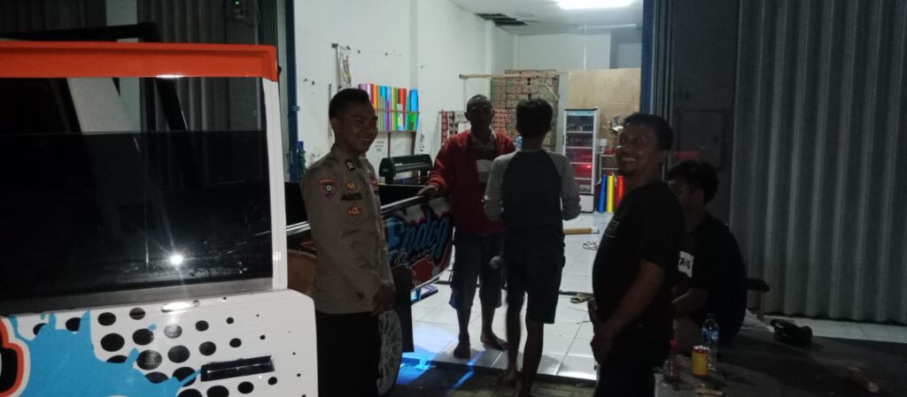 Polsek Panimbang Gencar Lakukan Patroli Malam Hari 8 WhatsApp Image 2023 11 12 at 11.04.49