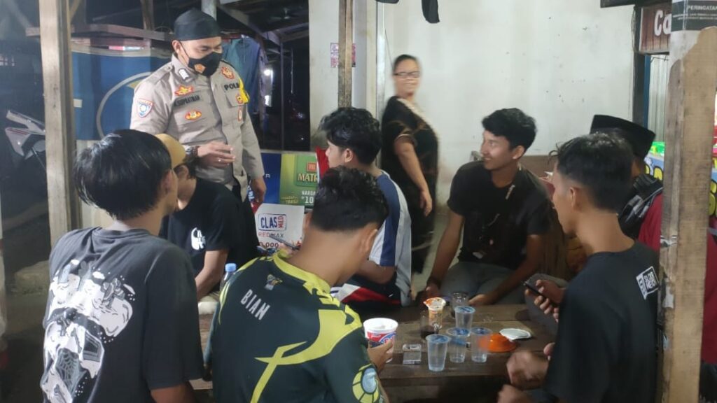 Polsek Munjul Gelar Patroli Malam untuk Cegah Kriminalitas 10 WhatsApp Image 2023 11 12 at 11.12.12