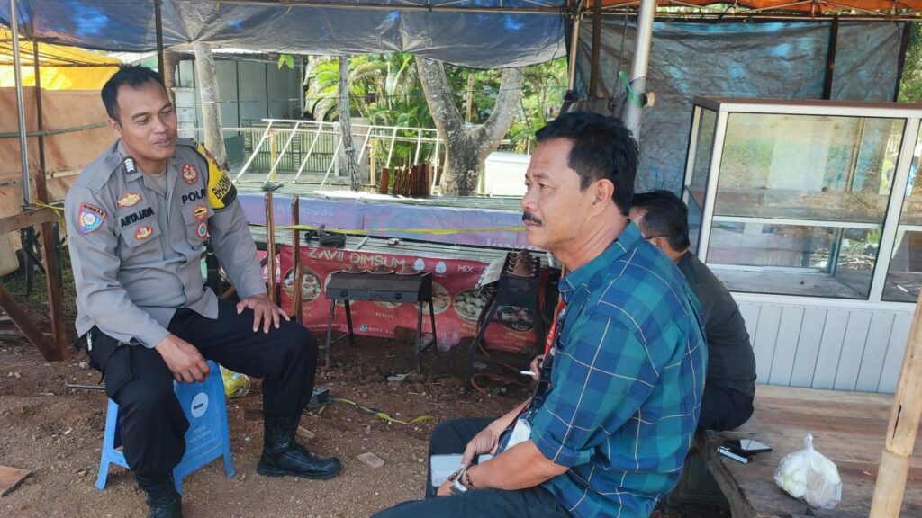 Polsek Cibaliung Gelar Sambang Door to Door, Wujud Implementasi 3K (Komunikasi, Koordinasi, Kolaborasi) 8 WhatsApp Image 2023 11 12 at 13.40.45