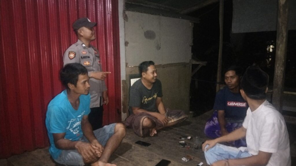 Bhabinkamtibmas Polsek Cimanggu Ajak Tokoh Pemuda Jaga Kamtibmas 3 WhatsApp Image 2023 11 14 at 20.47.54