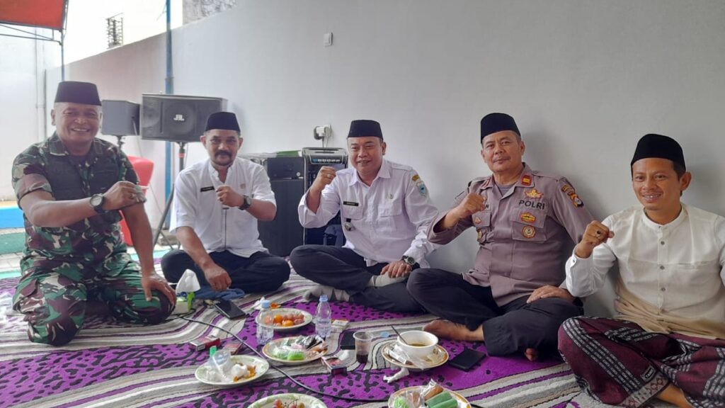 Kapolsek Banjar Hadiri Kegiatan Maulid Nabi Muhammad SAW di Desa Mandalasari 5 WhatsApp Image 2023 11 15 at 15.28.55