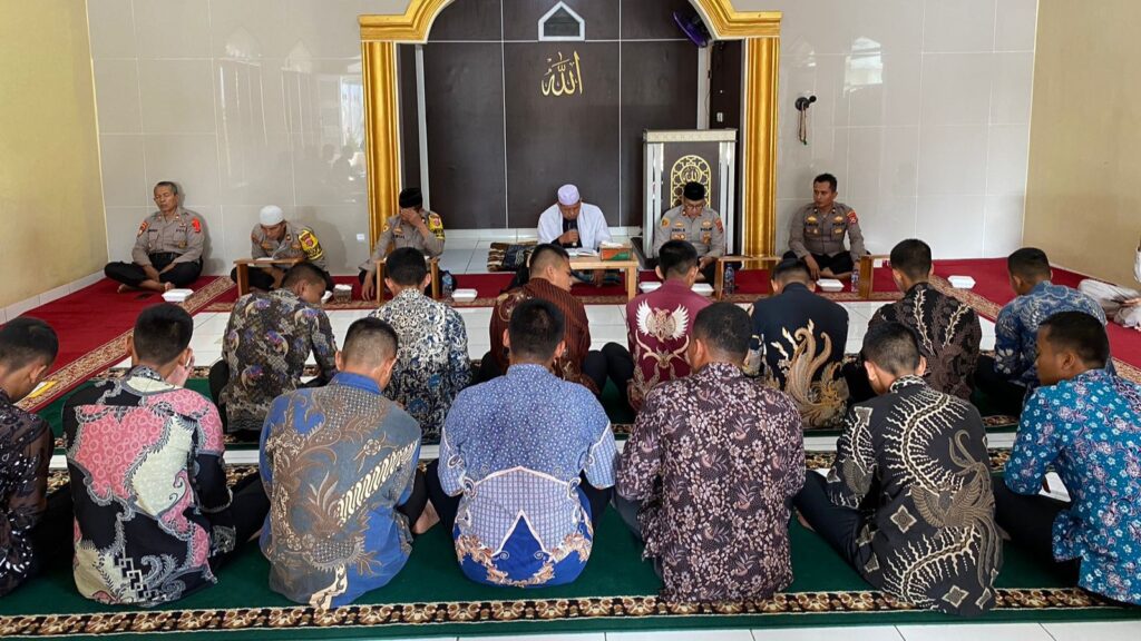 Pengajian Rutin Polres Pandeglang Membangun Akhlaq dan Ketaqwaan Personel 4 WhatsApp Image 2023 11 16 at 10.18.38