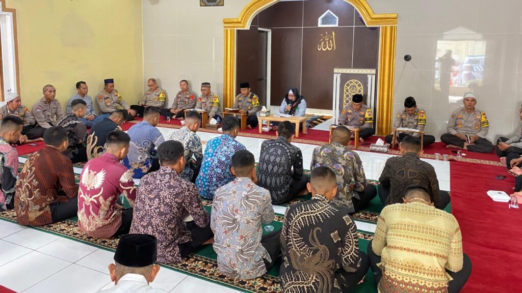 Polres Pandeglang Terus Jalani Pengajian Rutin Sebagai Rutinitas Positif 2 WhatsApp Image 2023 12 07 at 12.21.59