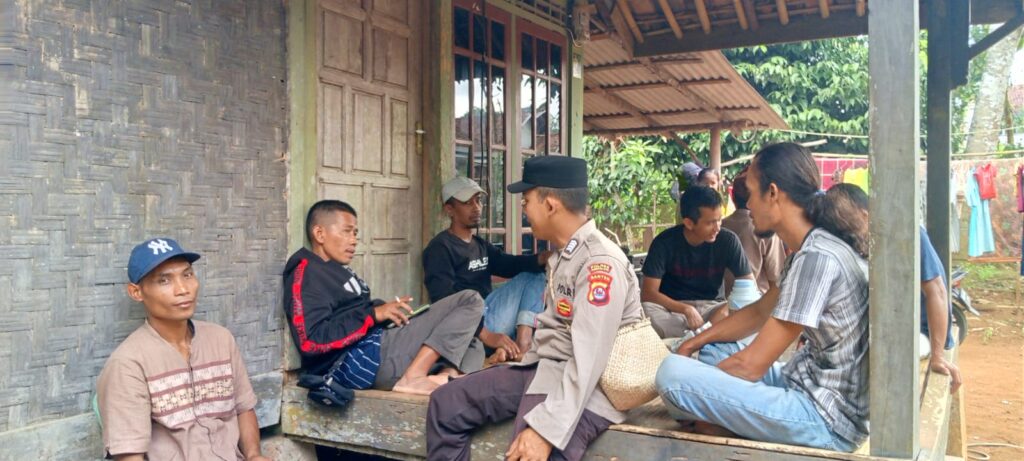Bhabinkamtibmas Polsek Cimanggu Polres Pandeglang Sosialisasikan Pemilu Damai ke Warga Binaan 10 WhatsApp Image 2023 12 17 at 13.01.10