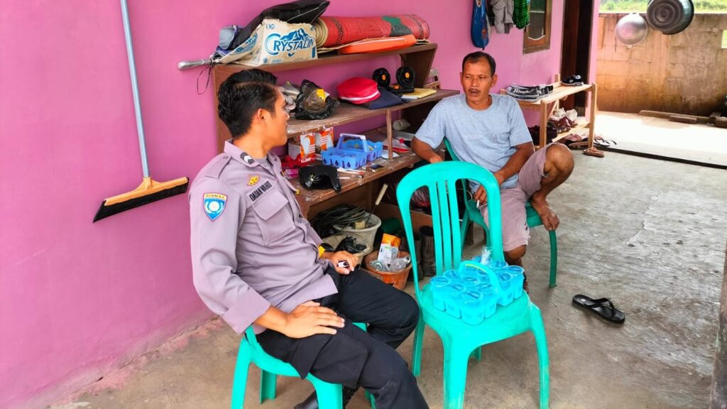 Sinergi Positif Polsek Pagelaran: Bhabinkamtibmas Bersua Langsung dengan Warga Binaan 7 WhatsApp Image 2023 12 25 at 00.34.45